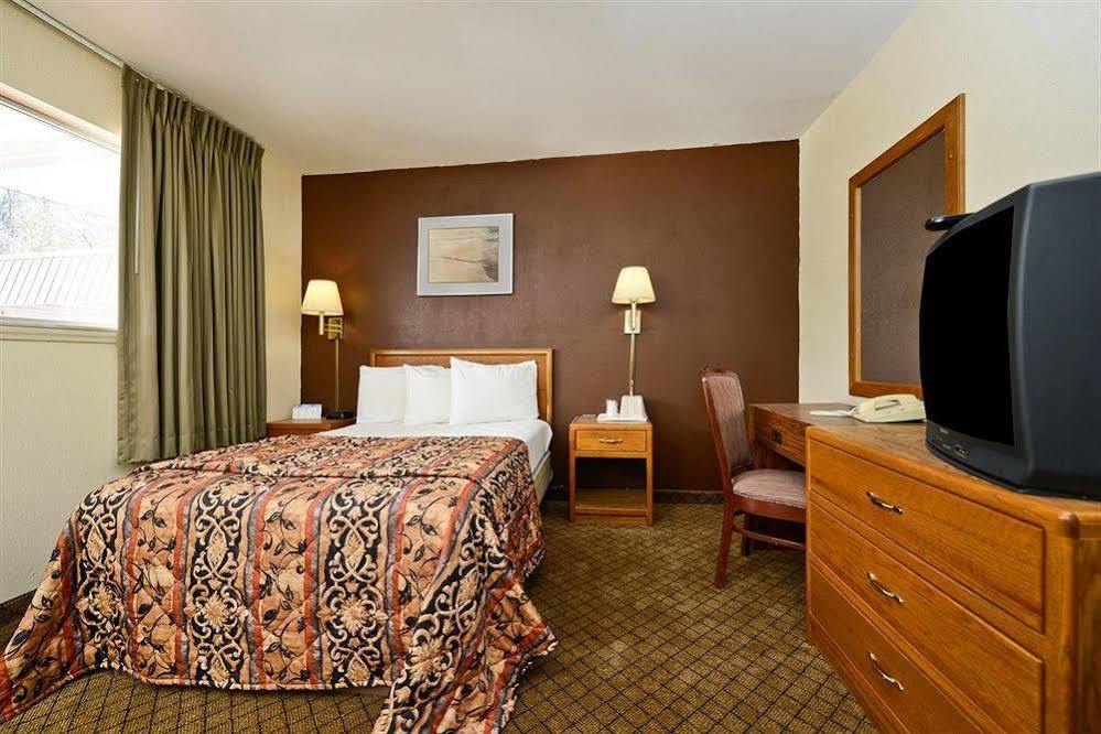 Country Hearth Inn-Hannibal Εξωτερικό φωτογραφία