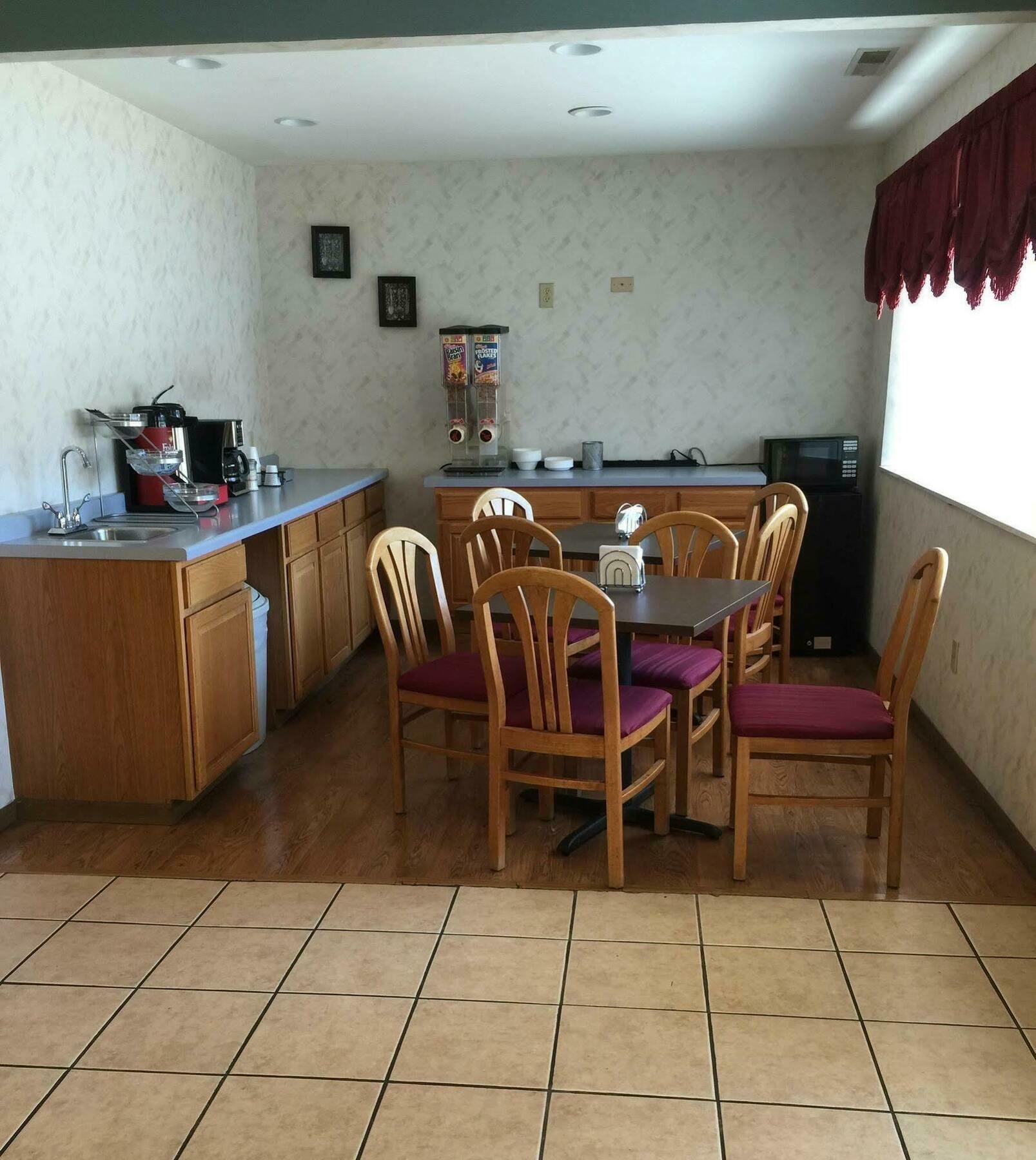 Country Hearth Inn-Hannibal Εξωτερικό φωτογραφία
